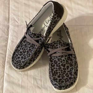 Gypsy Jazz boutique Leopard Shoes women’s size 10